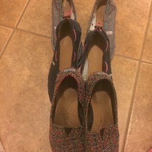 3 pairs of TOMS shoes